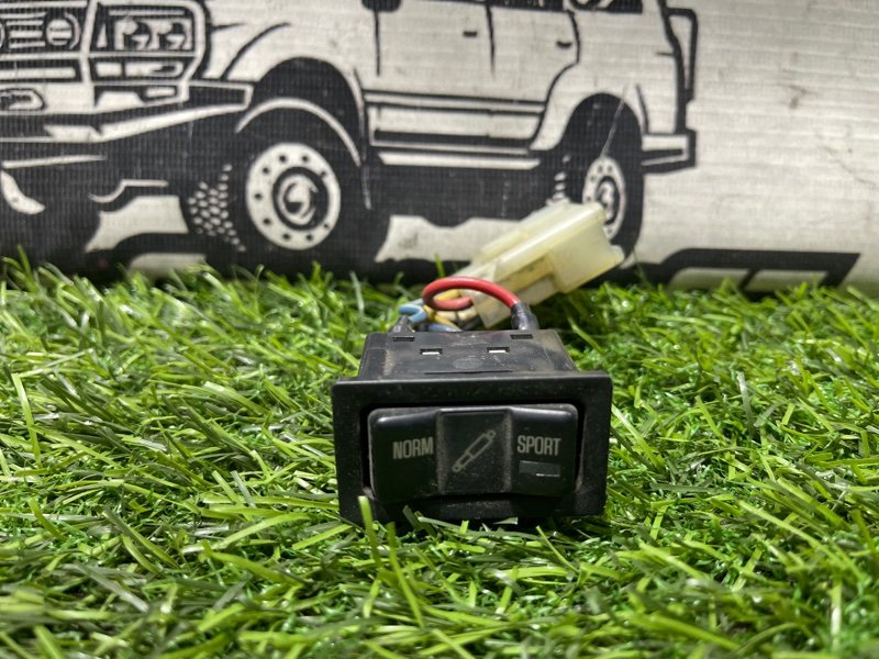 Кнопка управления амортизаторами Toyota Land Cruiser HDJ81 1HD-FT (б/у)