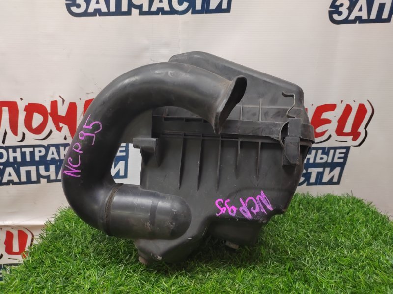 Корпус воздушного фильтра Toyota Vitz NCP95 2NZ-FE (б/у)