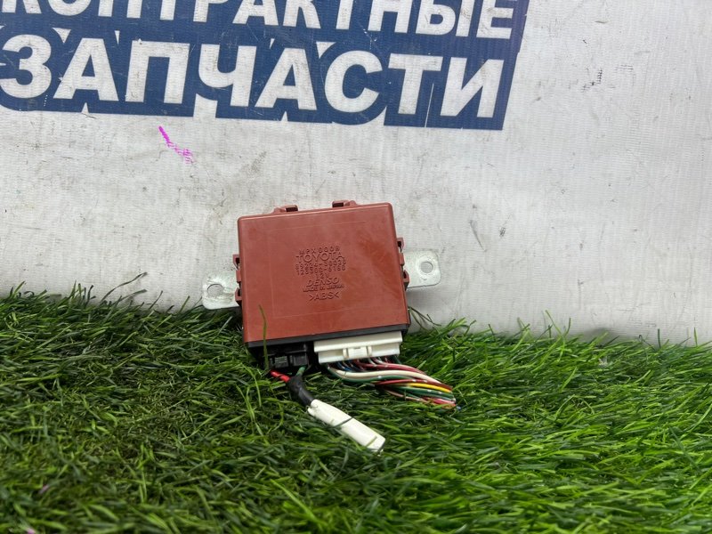 Блок управления дверьми Toyota Crown JZS171 1JZ-GE (б/у)