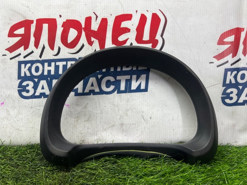 Консоль магнитофона Toyota Vitz KSP130 1KR-FE (б/у)
