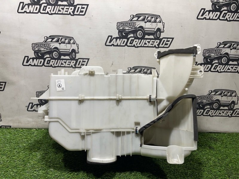 Корпус кондиционера Toyota Land Cruiser UZJ100 2UZ-FE задний (б/у)