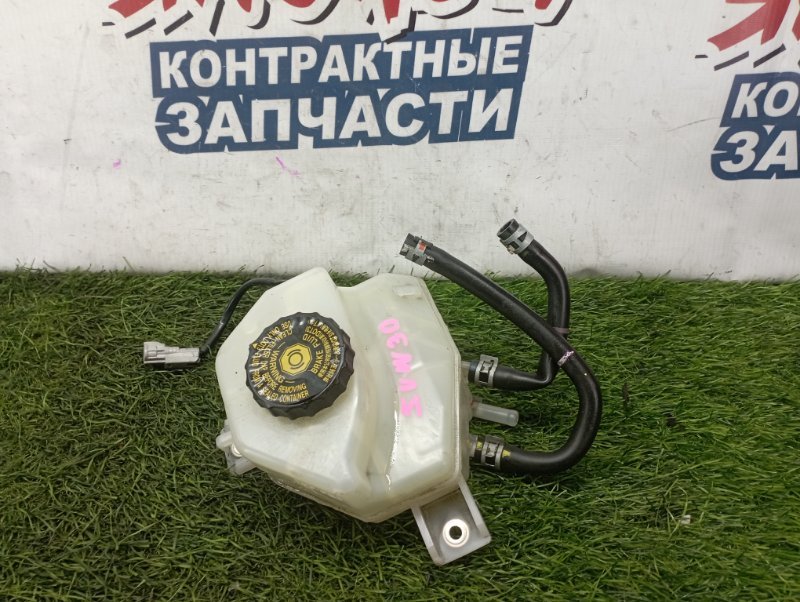Бачок для тормозной жидкости Toyota Prius ZVW30 2ZR-FXE (б/у)
