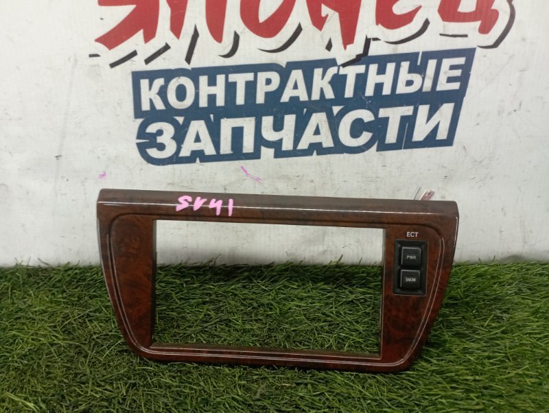Консоль магнитофона Toyota Camry SV41 3S-FE (б/у)