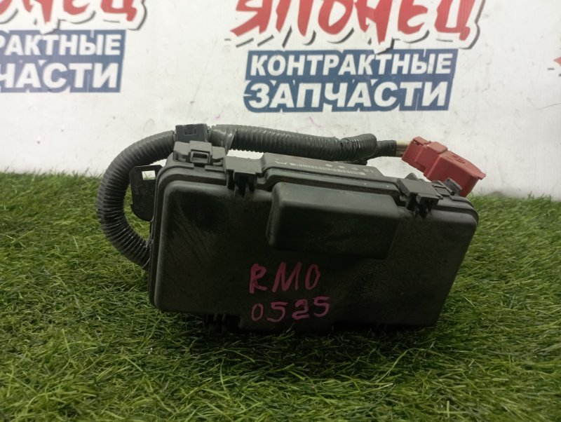 Блок предохранителей под капот Honda Stream RN1 D17A (б/у)