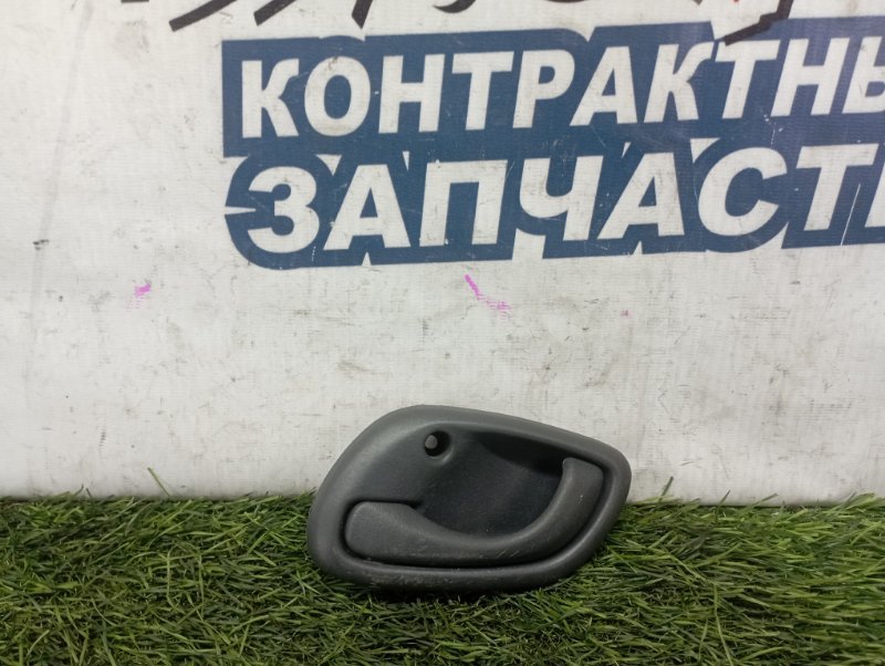 Ручка двери внутренняя Suzuki Jimny JB23W K6AT левая (б/у)