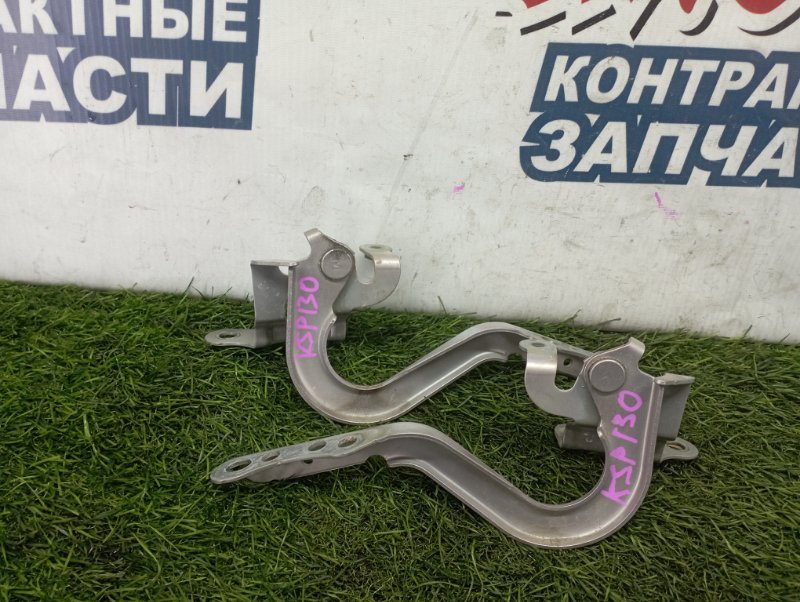 Петля капота Toyota Vitz KSP130 1KR-FE (б/у)