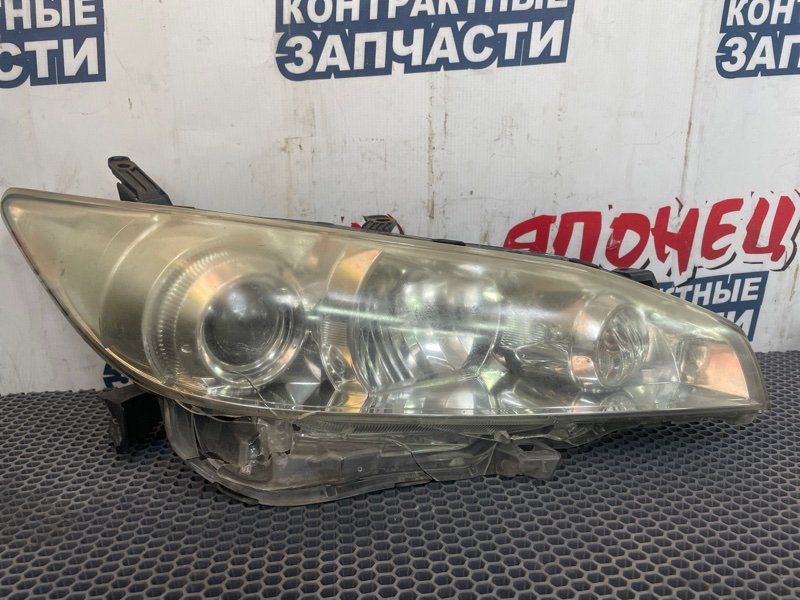 Фара Toyota Wish ZGE20 2ZR-FAE 2010 правая (б/у)