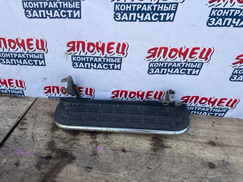 Подножка Mitsubishi Delica PE8W 4M40 (б/у)
