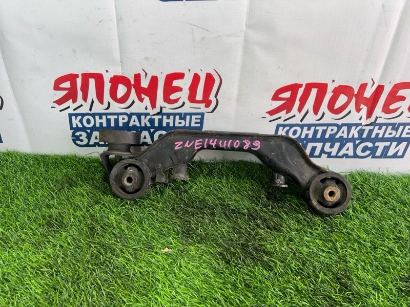 Крепление редуктора Toyota Wish ZNE14 1ZZ-FE заднее (б/у)