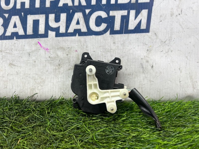 Сервопривод заслонок печки Toyota Sienta NCP81 1NZ-FE (б/у)