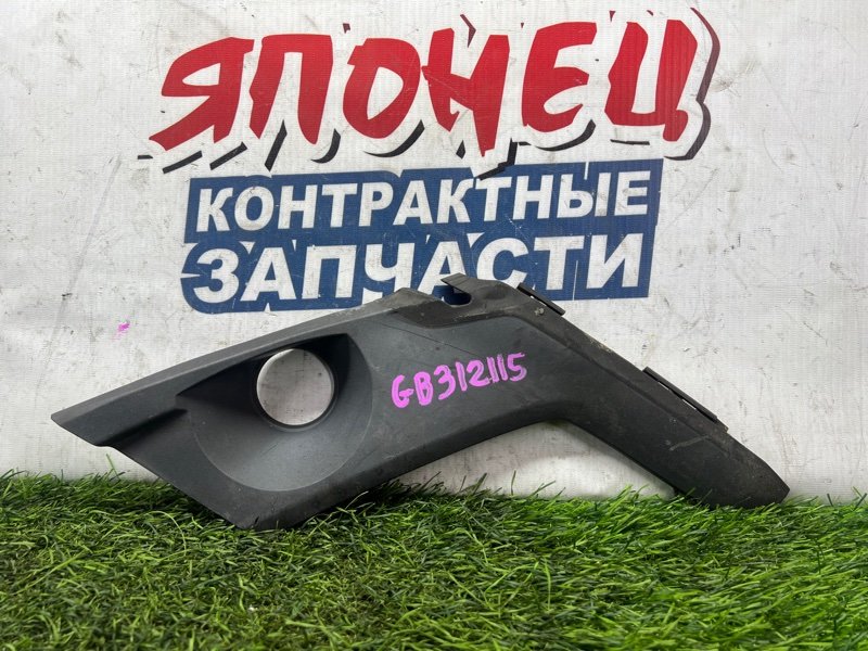 Уголок решетки под дворники Honda Freed Spike GB3 L15A передний правый (б/у)