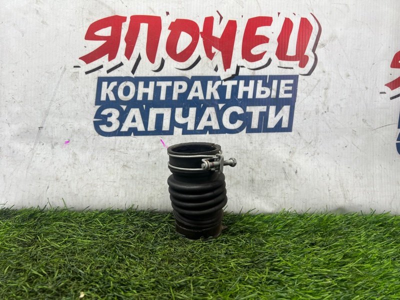 Патрубок воздушного фильтра Toyota Estima MCR40 1MZ-FE (б/у)