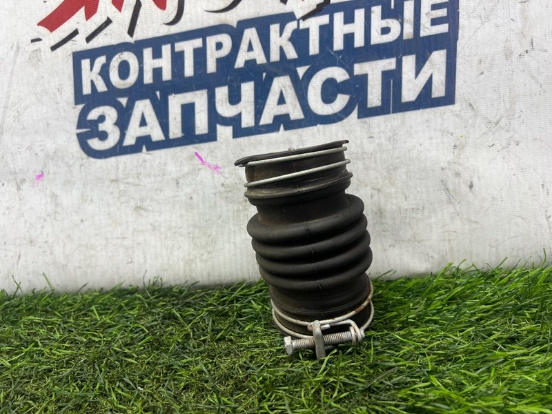Патрубок воздушного фильтра Toyota Estima MCR40 1MZ-FE (б/у)