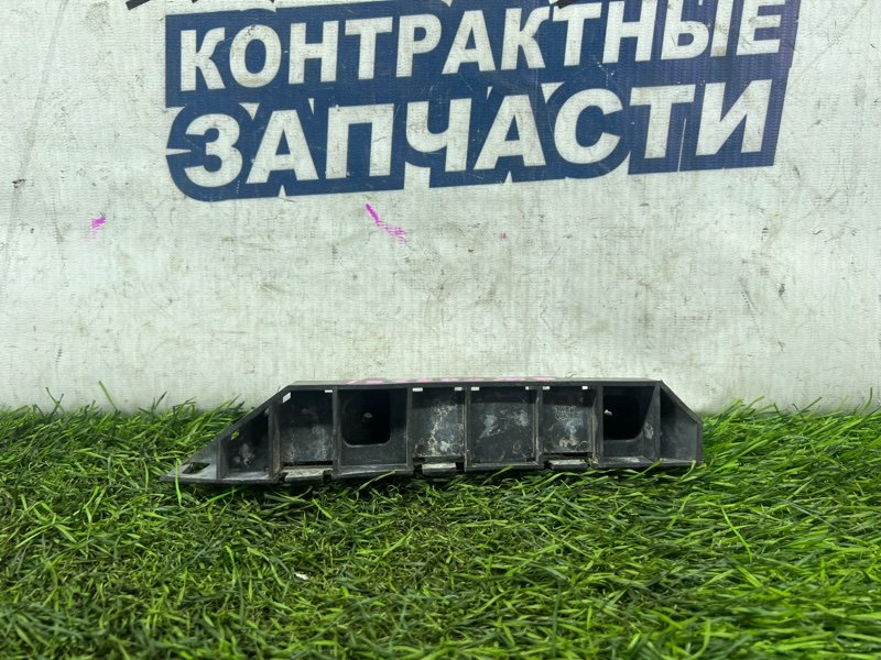 Крепление бампера Honda Stream RN1 D17A переднее левое (б/у)
