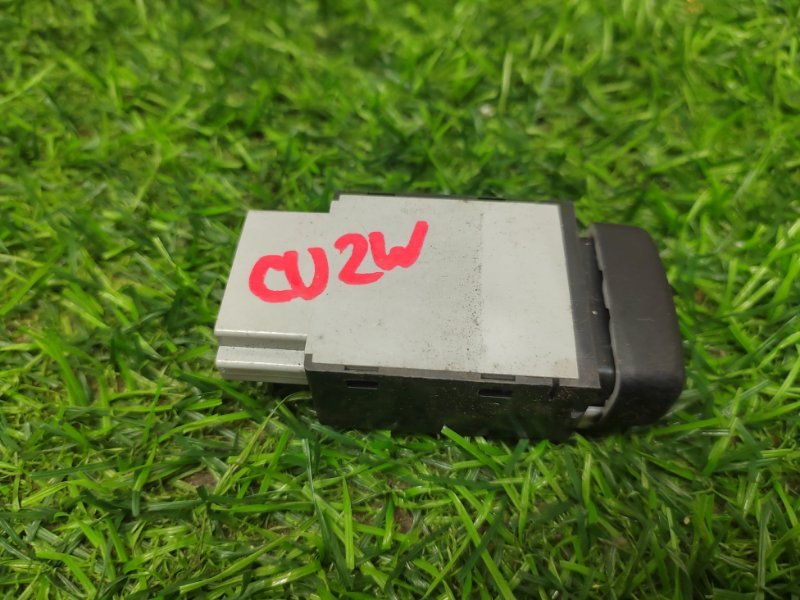 Кнопка включения противотуманных фар Mitsubishi Airtrek CU2W 4G63 (б/у)