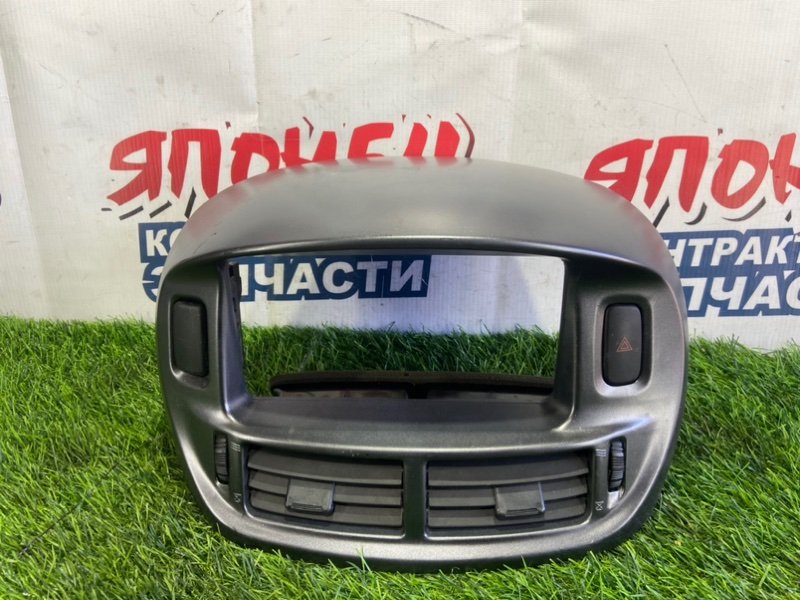 Консоль магнитофона Toyota Estima MCR40 1MZ-FE (б/у)
