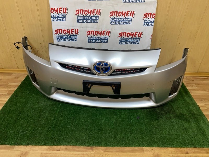 Бампер Toyota Prius ZVW30 2ZR-FXE передний (б/у)