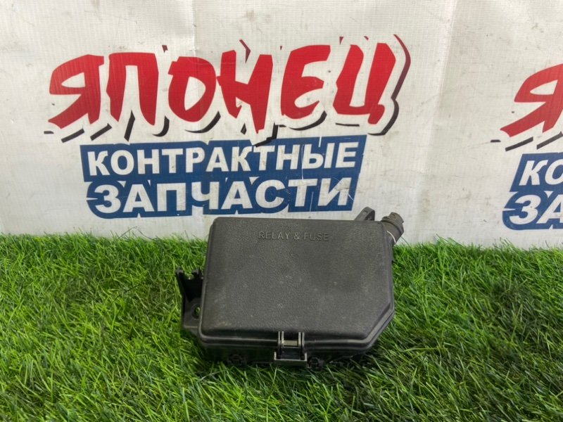 Блок предохранителей под капот Toyota Vitz KSP130 1KR-FE (б/у)