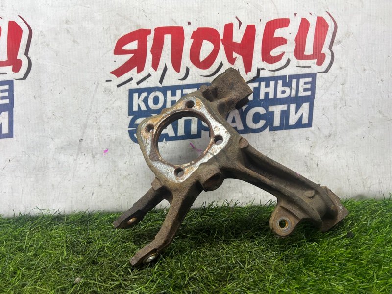 Цапфа Toyota Wish ZNE14 1ZZ-FE задняя правая (б/у)