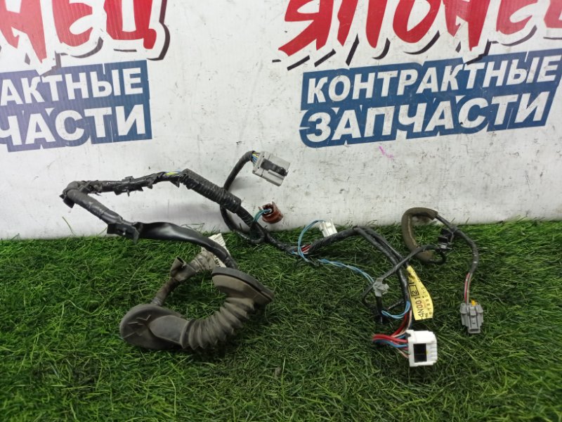 Проводка двери NISSAN SERENA PC24 SR20DE передняя правая (б/у)