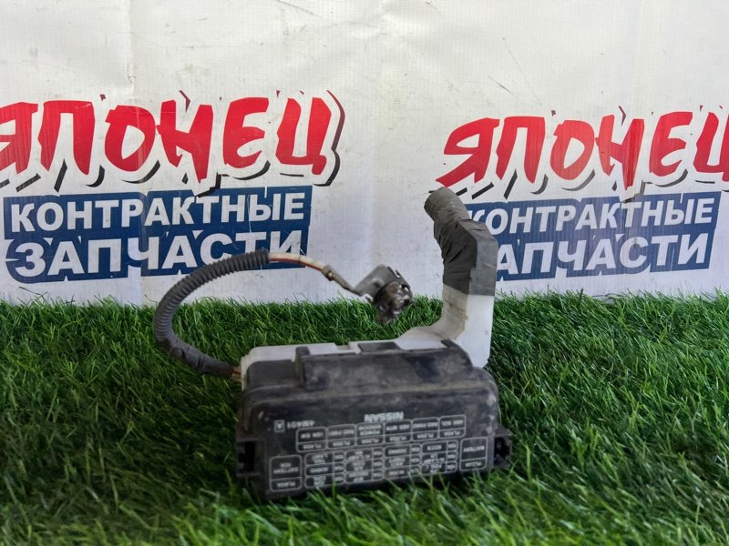 Блок предохранителей под капот Nissan Sunny FB15 QG15DE (б/у)