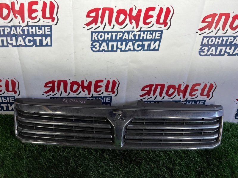 Решетка радиатора Mitsubishi Chariot Grandis N94W 4G64 (б/у)