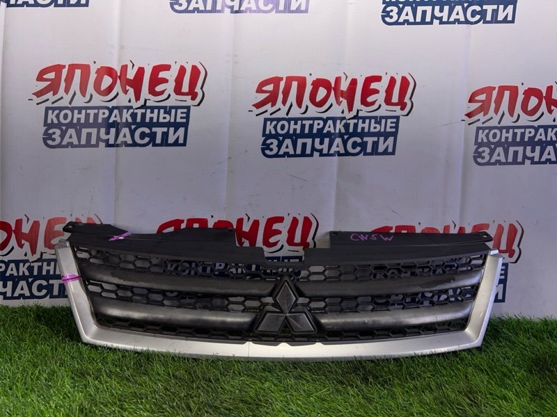 Решетка радиатора Mitsubishi Outlander CW5W 4B12 (б/у)