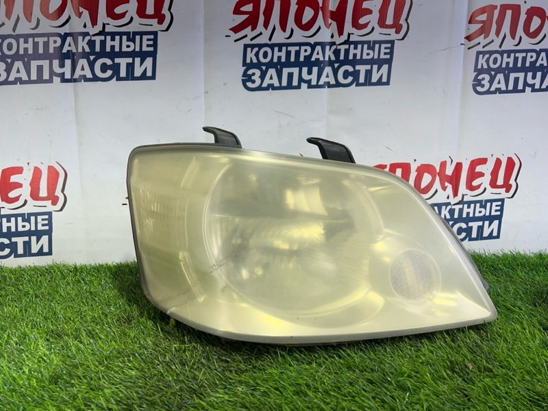 Фара Toyota Noah AZR60 1AZ-FSE передняя правая (б/у)