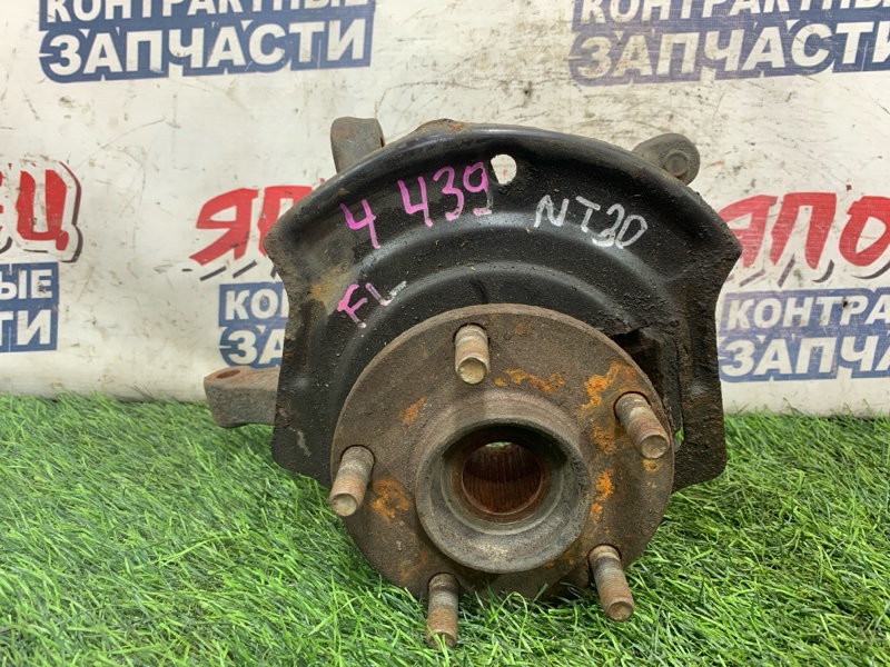 Ступица Nissan Xtrail NT30 QR20DE передняя левая (б/у)