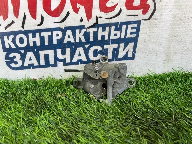Замок капота Toyota Noah AZR60 1AZ-FSE (б/у)