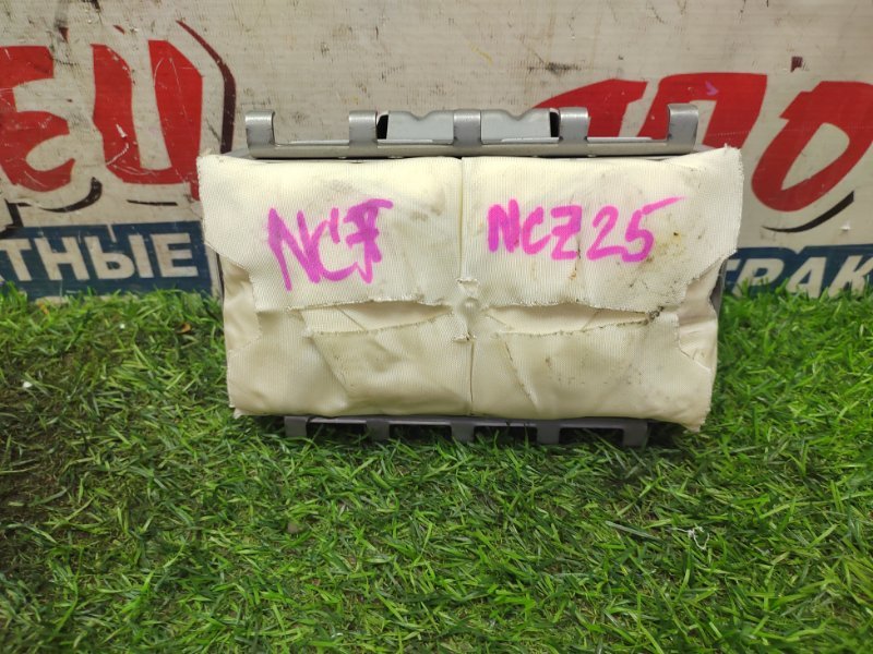 Airbag пассажирский Toyota Raum NCZ25 1NZ-FE (б/у)
