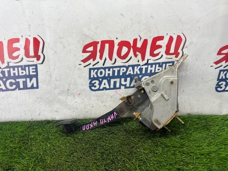 Педаль сцепления Nissan Ad VHNY11 QG18DE (б/у)