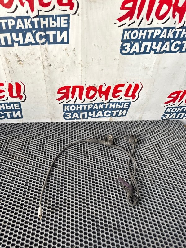 Датчик abs Toyota Voltz ZZE136 1ZZ-FE 2002 передний левый (б/у)