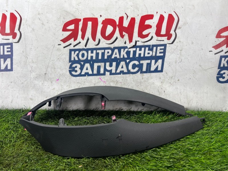 Накладка на торпеду Toyota Belta KSP92 1KR-FE (б/у)
