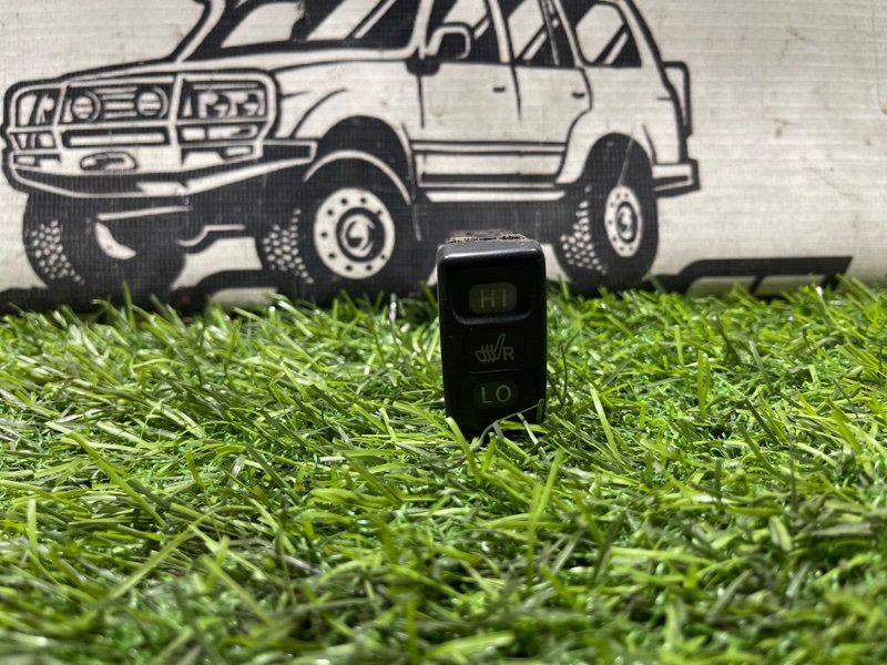 Кнопка обогрева сидений Toyota Land Cruiser UZJ100 2UZ-FE (б/у)