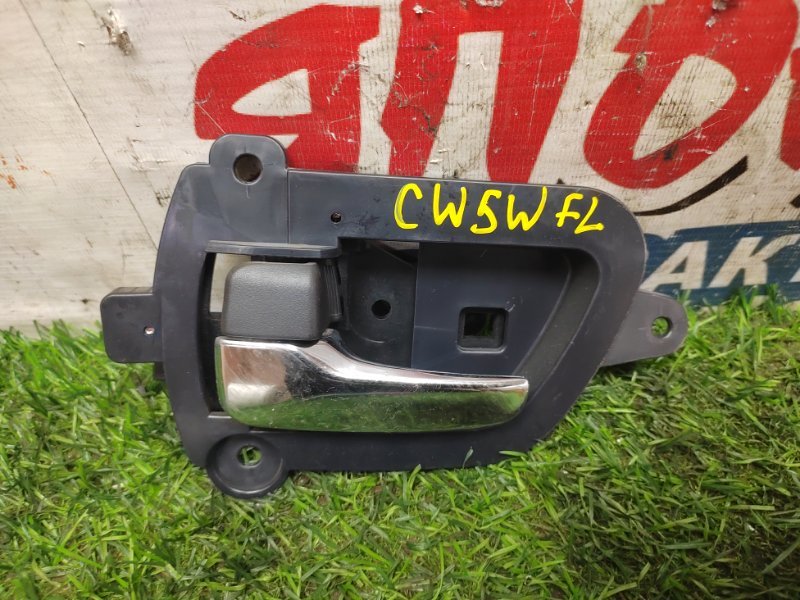 Ручка двери внутренняя Mitsubishi Outlander CW5W 4B12 передняя левая (б/у)
