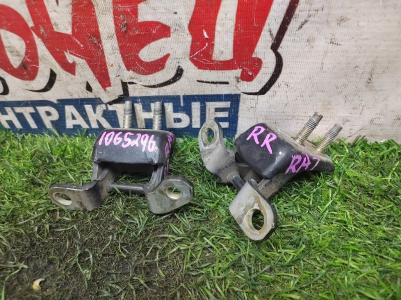 Петля двери Honda Odyssey RA7 F23A задняя правая (б/у)