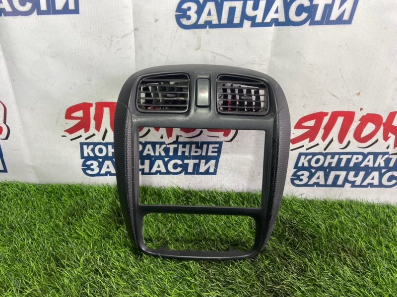 Консоль магнитофона Mazda Demio DW3W B3 (б/у)
