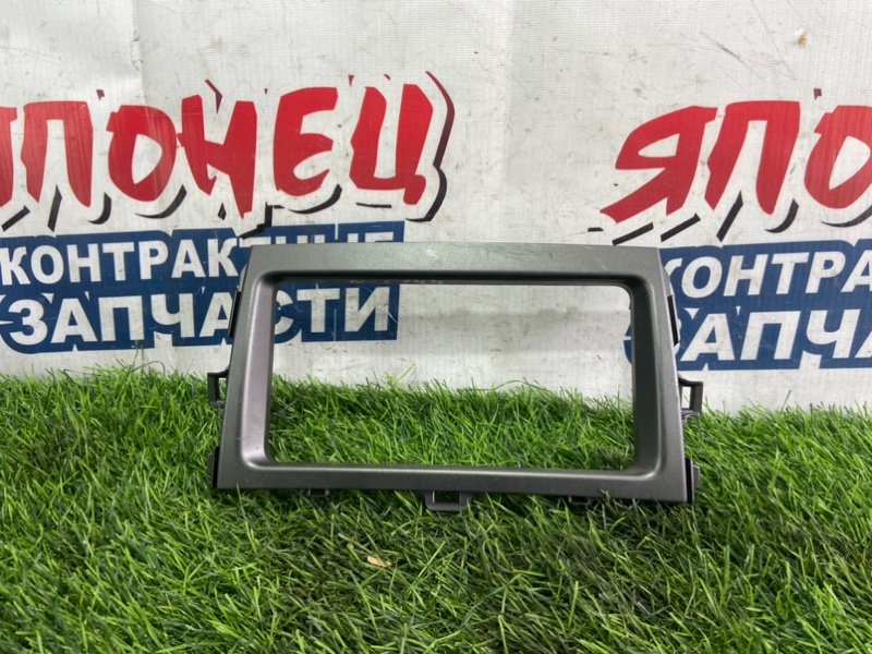 Консоль магнитофона Toyota Corolla Fielder NZE144 1NZ-FE (б/у)