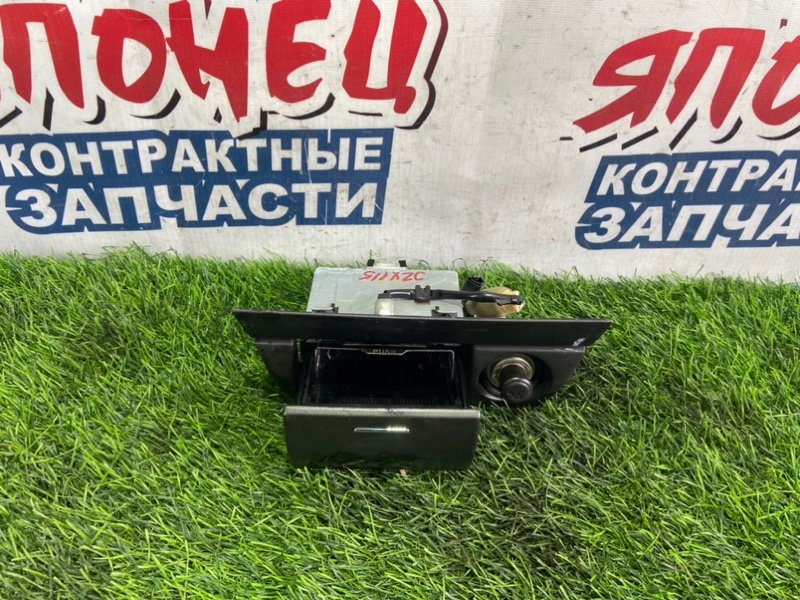 Пепельница Toyota Mark Ii JZX115 1JZ-GE (б/у)