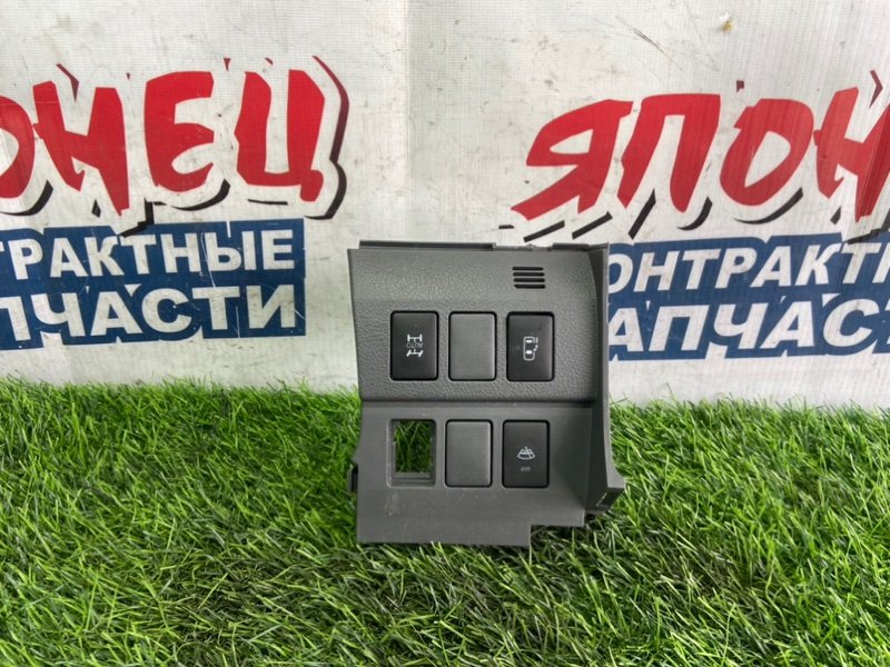 Блок кнопок Toyota Noah ZRR75 3ZR-FAE (б/у)