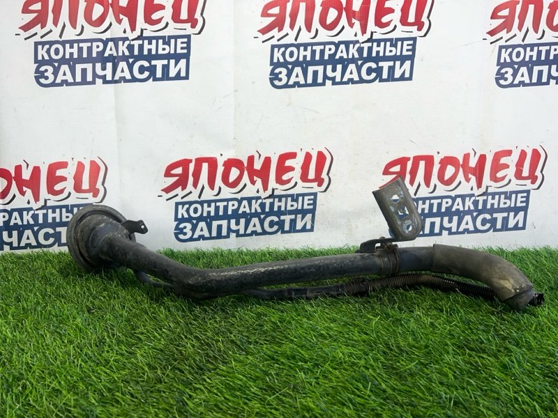 Горловина топливного бака Toyota Ractis NCP100 1NZ-FE (б/у)