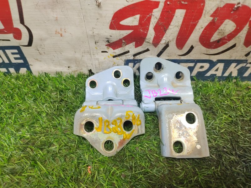Петля 5-й двери Suzuki Jimny JB23W K6A (б/у)