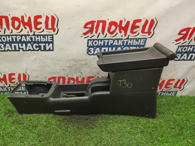 Бардачок между сиденьями Nissan X-Trail T30 QR20DE (б/у)
