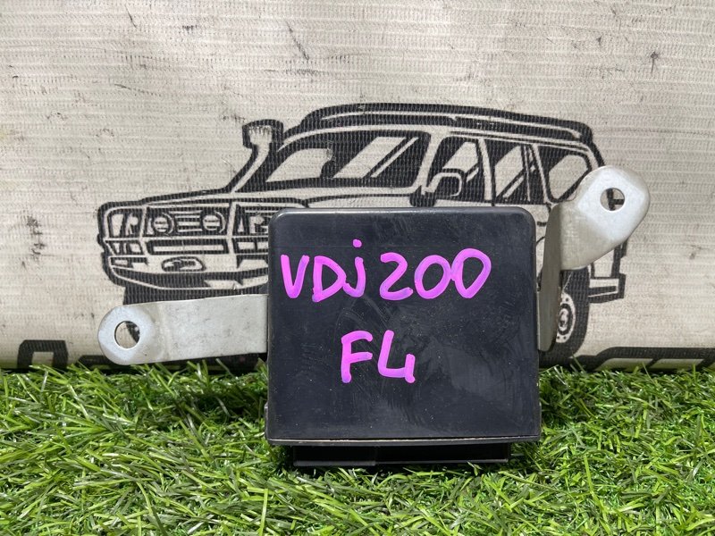 Блок управления зеркалами Toyota Land Cruiser VDJ200 1VD-FTV (б/у)