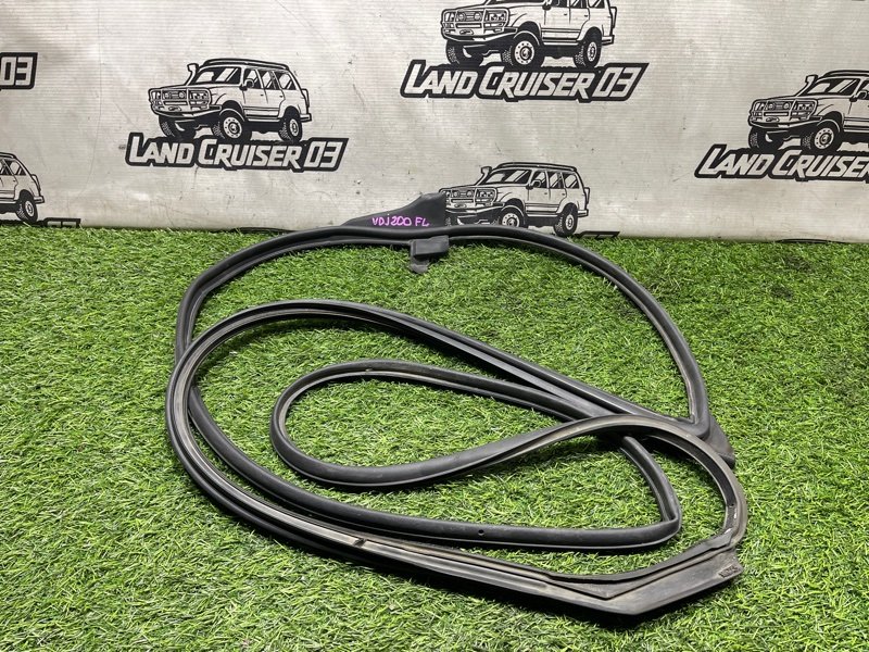 Уплотнитель двери Toyota Land Cruiser VDJ200 1VD-FTV передний левый (б/у)