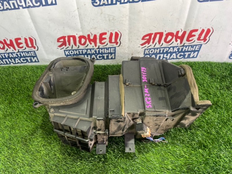 Корпус кондиционера Mazda Bongo SK22M R2 (б/у)