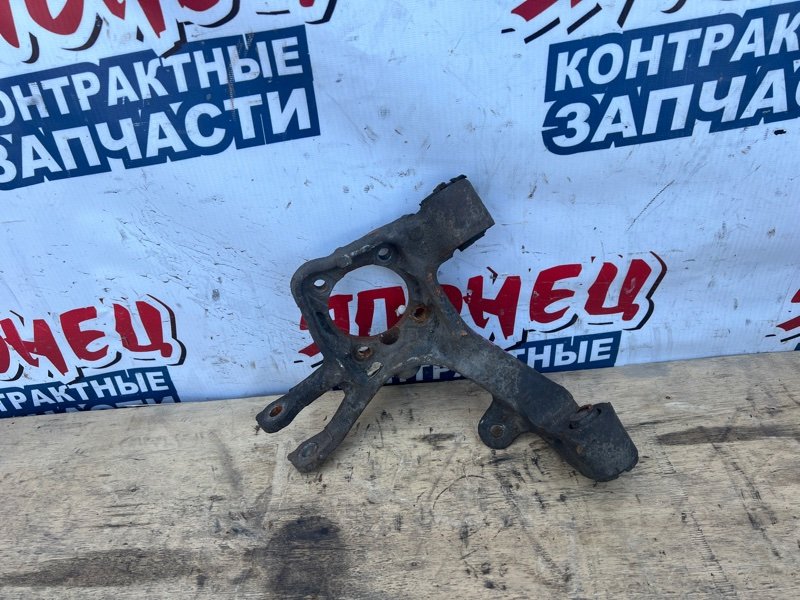 Цапфа Toyota Wish ZNE14 1ZZ-FE задняя левая (б/у)