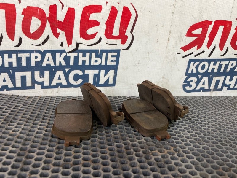 Тормозные колодки Toyota Crown JZS171 1JZ-GE переднее (б/у)