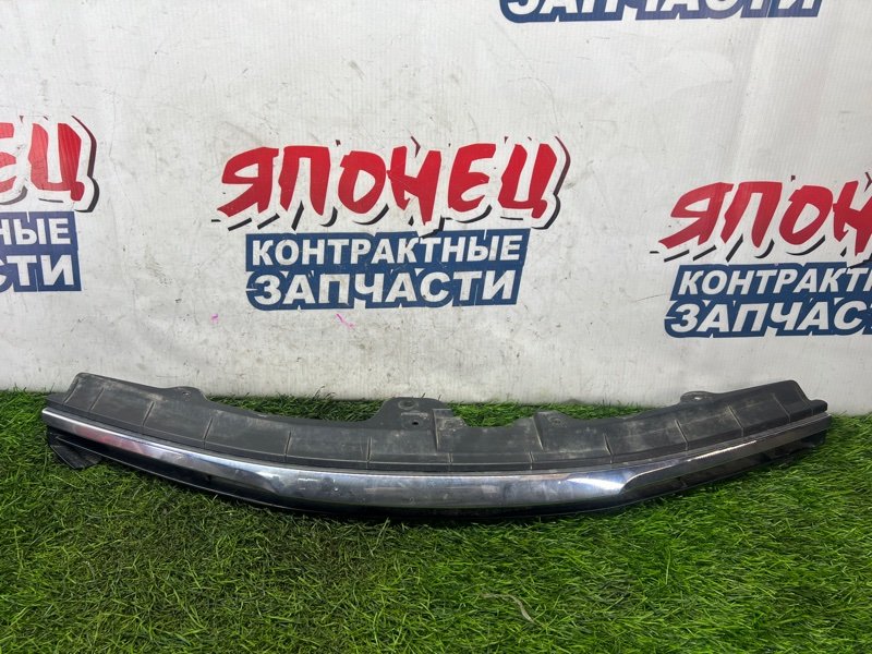 Молдинг решетки радиатора Toyota Wish ZGE20 2ZR-FAE (б/у)